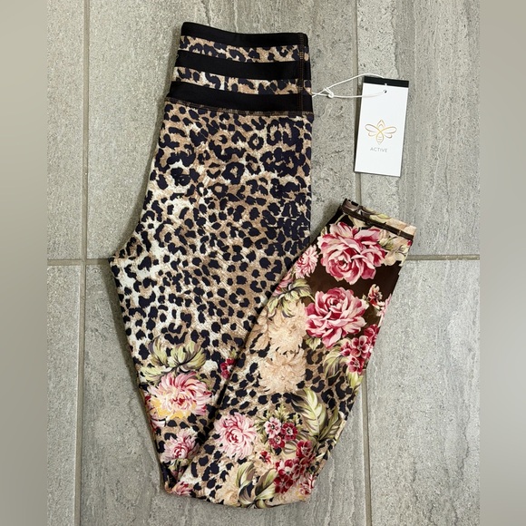 Active USA Pants - NWT Johnny Was Active Leggings